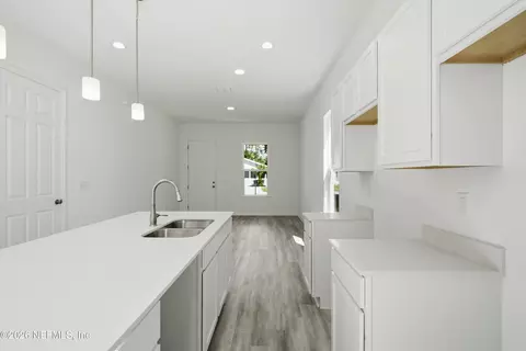 Entry Way - 863 W 6th St, Saint Augustine, FL 32084 photo 1 of 2