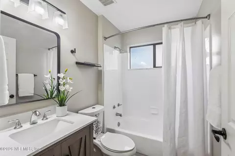 Bath - 3255 Dowitcher Ln, Orange Park, FL 32065 photo 2 of 2