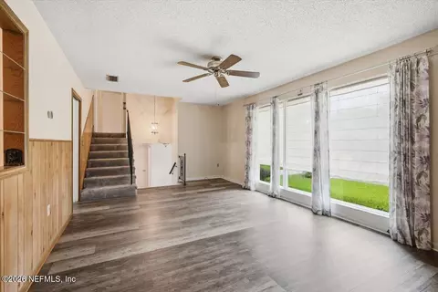Living - 2 Park Terrace Dr, Saint Augustine, FL 32080 photo 2 of 4