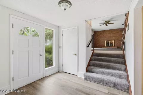 Entry Way - 2 Park Terrace Dr, Saint Augustine, FL 32080 photo 1 of 2