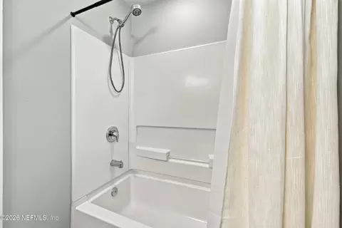 Bath - 645 Trellis Bay Dr, Saint Augustine, FL 32092 photo 3 of 3