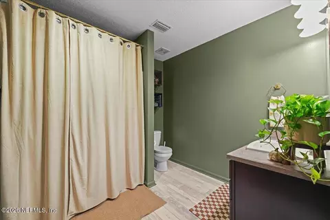 Bath - 35686 Quail Rd, Callahan, FL 32011 photo 2 of 3