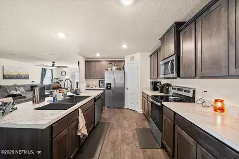 Kitchen - 75639 Bridgewater Dr, Yulee, FL 32097 photo 1 of 2