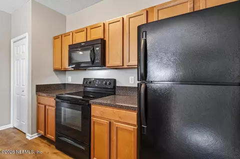 Kitchen - 96007 Tidal Bay Ct, Yulee, FL 32097 photo 4 of 5