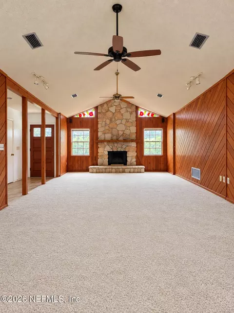 Living - 118 Bobwhite Rd, Saint Augustine, FL 32086 photo 2 of 4