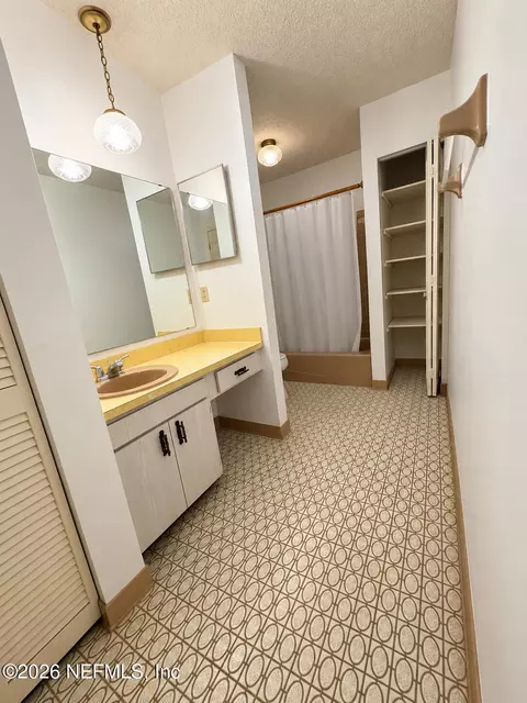 Bath - 118 Bobwhite Rd, Saint Augustine, FL 32086 photo 2 of 4