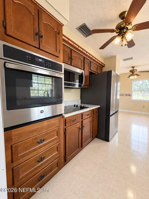 Kitchen - 118 Bobwhite Rd, Saint Augustine, FL 32086 photo 2 of 3
