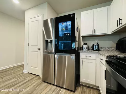 Kitchen - 45287 Red Brick Dr, Callahan, FL 32011 photo 3 of 4