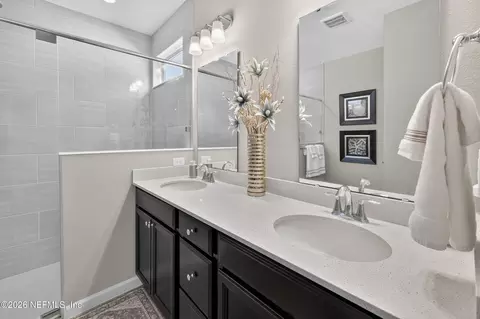 Bath - 75511 Pondside Ln, Yulee, FL 32097 photo 1 of 6