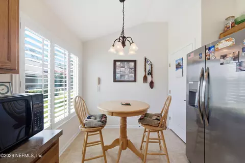 Dining - 1880 Copper Stone Dr #E, Fleming Island, FL 32003 photo 1 of 2