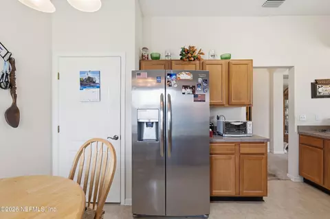 Kitchen - 1880 Copper Stone Dr #E, Fleming Island, FL 32003 photo 4 of 4
