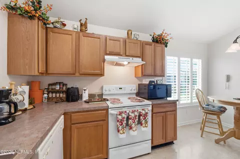 Kitchen - 1880 Copper Stone Dr #E, Fleming Island, FL 32003 photo 2 of 4