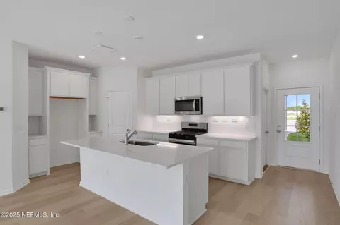 Kitchen - 162 Wood Ln, Saint Augustine, FL 32092 photo 4 of 4
