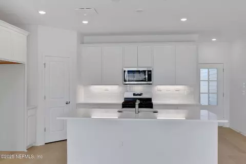 Kitchen - 162 Wood Ln, Saint Augustine, FL 32092 photo 2 of 4