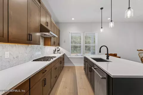 Kitchen - 329 Sapling Ter, Saint Johns, FL 32259 photo 7 of 8
