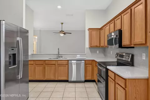 Kitchen - 2131 Stone Creek Dr #E, Fleming Island, FL 32003 photo 2 of 2