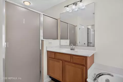 Bath - 2131 Stone Creek Dr #E, Fleming Island, FL 32003 photo 2 of 3