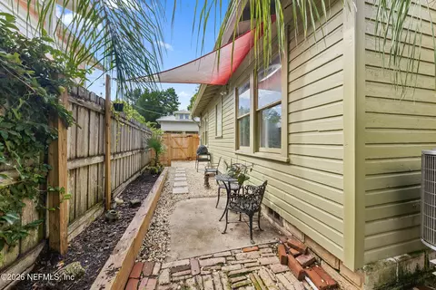 Exterior - 61 Abbott St, Saint Augustine, FL 32084 photo 2 of 4