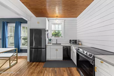 Kitchen - 61 Abbott St, Saint Augustine, FL 32084 photo 3 of 4