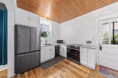 Kitchen - 61 Abbott St, Saint Augustine, FL 32084 photo 2 of 4