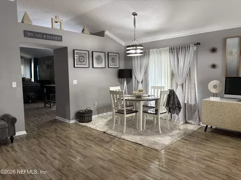 Dining - 13879 Devan Lee Dr E, Jacksonville, FL 32226 photo 2 of 3
