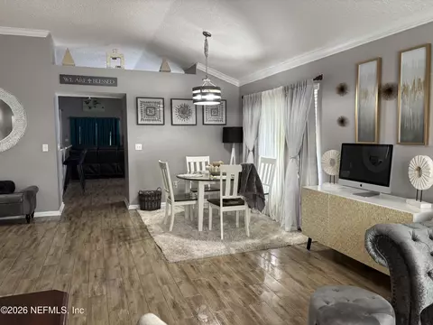 Dining - 13879 Devan Lee Dr E, Jacksonville, FL 32226 photo 3 of 3