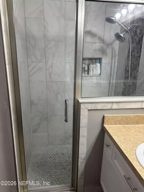 Bath - 13879 Devan Lee Dr E, Jacksonville, FL 32226 photo 2 of 5