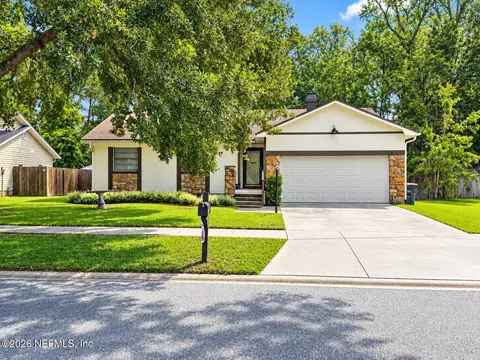 8613 Beechfern Ln E, Jacksonville, FL 32244