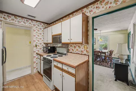 Kitchen - 1845 Bartram Cir E, Jacksonville, FL 32207 photo 2 of 2