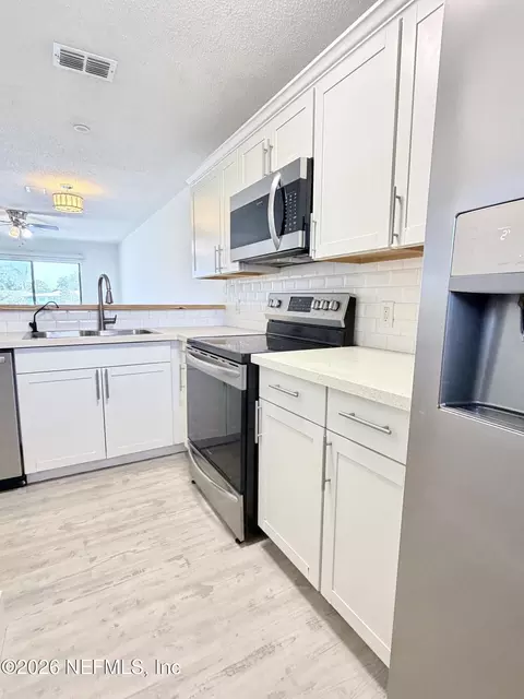 Kitchen - 650 W Pope Rd #207, Saint Augustine, FL 32080 photo 4 of 8