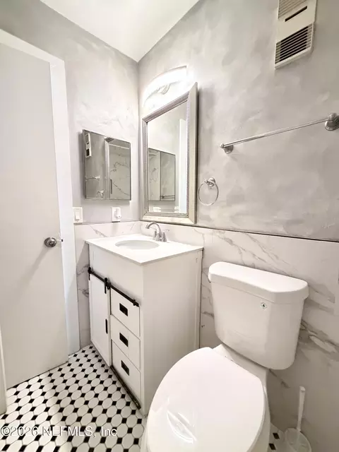 Bath - 650 W Pope Rd #207, Saint Augustine, FL 32080 photo 3 of 7