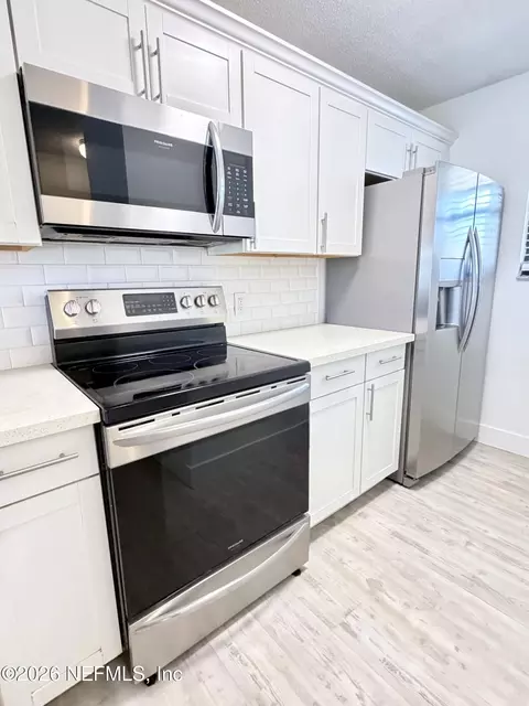 Kitchen - 650 W Pope Rd #207, Saint Augustine, FL 32080 photo 2 of 8