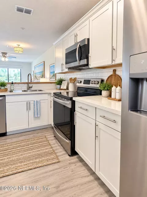 Kitchen - 650 W Pope Rd #207, Saint Augustine, FL 32080 photo 5 of 8