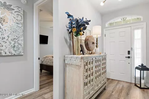 Entry Way - 164 Pescado Dr, Saint Augustine, FL 32095 photo 2 of 8
