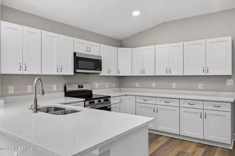 Kitchen - 75084 Parrish Rd, Yulee, FL 32097 photo 2 of 2