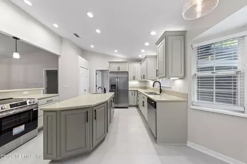Kitchen - 3205 Turtle Creek Rd, Saint Augustine, FL 32086 photo 4 of 6
