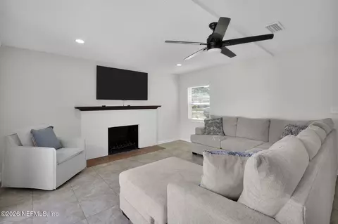 Living - 101 Carver St W, Saint Augustine, FL 32080 photo 2 of 2