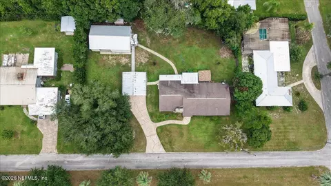 202 Lakeview Ave, Crescent City, FL 32112