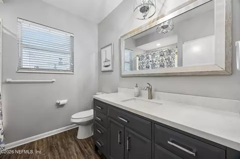 Bath - 974 Mapleton Ter, Jacksonville, FL 32207 photo 3 of 6
