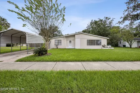 8124 Sierra Madre Dr W, Jacksonville, FL 32217
