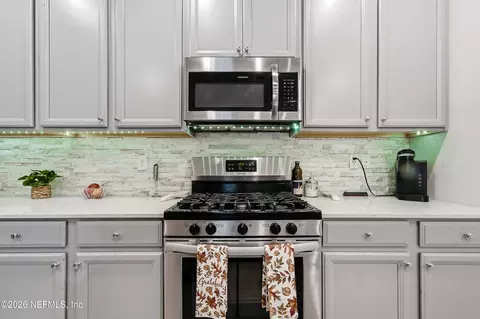 Kitchen - 10 Montserrat Dr, Saint Augustine, FL 32092 photo 3 of 4