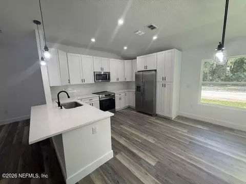 Kitchen - 263 Cervantes Ave, Saint Augustine, FL 32084 photo 2 of 2