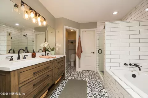 Bath - 309 Elza Ln, Saint Augustine, FL 32086 photo 2 of 9