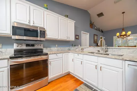 Kitchen - 145 Whispering Oaks Cir, Saint Augustine, FL 32080 photo 3 of 4