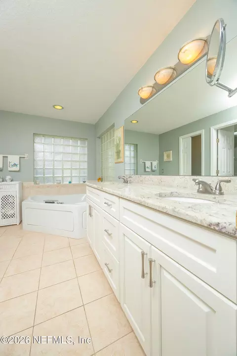 Bath - 145 Whispering Oaks Cir, Saint Augustine, FL 32080 photo 1 of 2