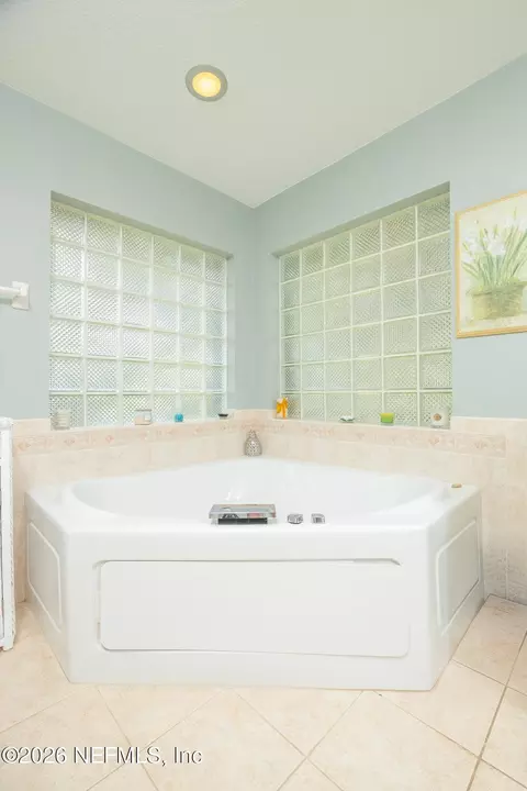 Bath - 145 Whispering Oaks Cir, Saint Augustine, FL 32080 photo 2 of 2