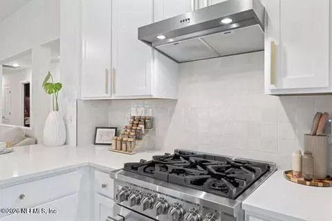 Kitchen - 80 Boulder Ln, Saint Johns, FL 32259 photo 6 of 6