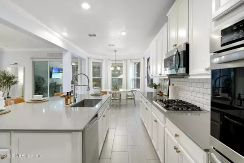 Kitchen - 375 Latrobe Ave, Saint Augustine, FL 32095 photo 4 of 5