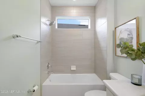 Bath - 375 Latrobe Ave, Saint Augustine, FL 32095 photo 4 of 5