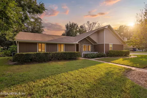 3362 Chrysler Dr, Jacksonville, FL 32257